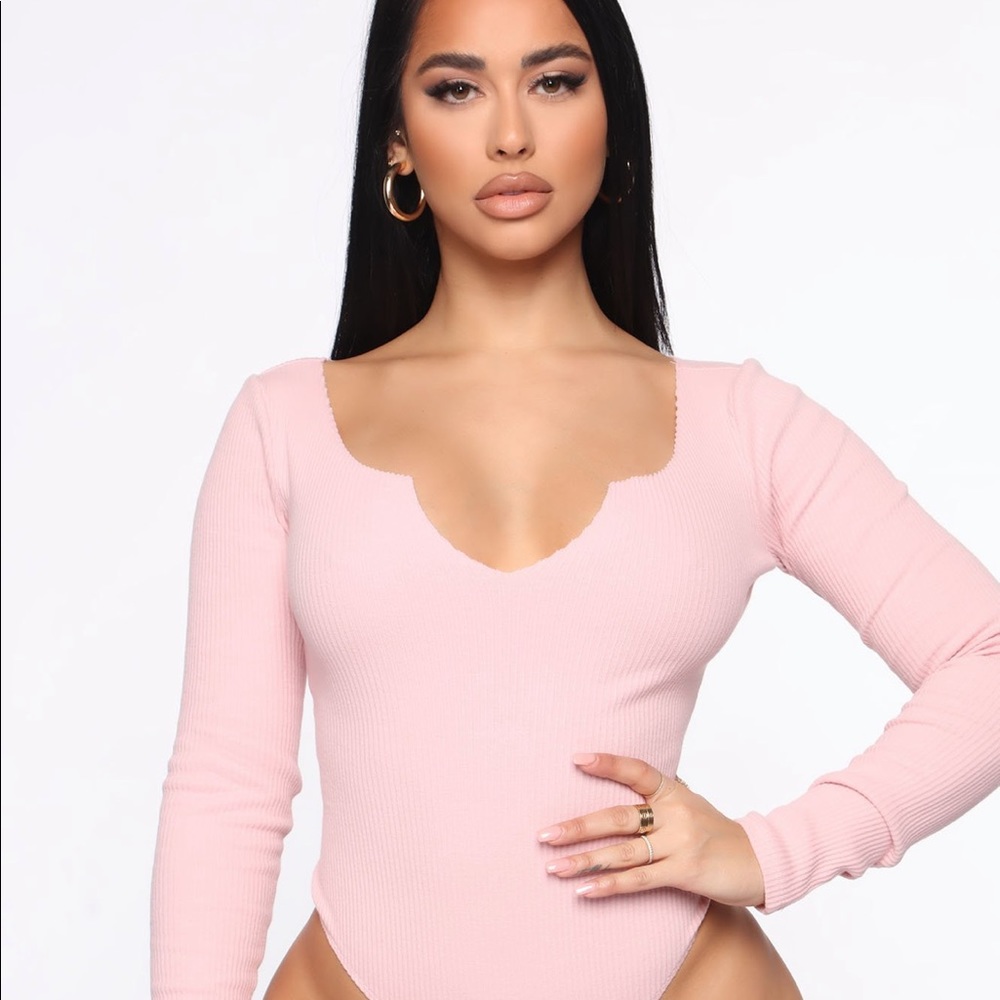 Pink bodysuit!! 🖤